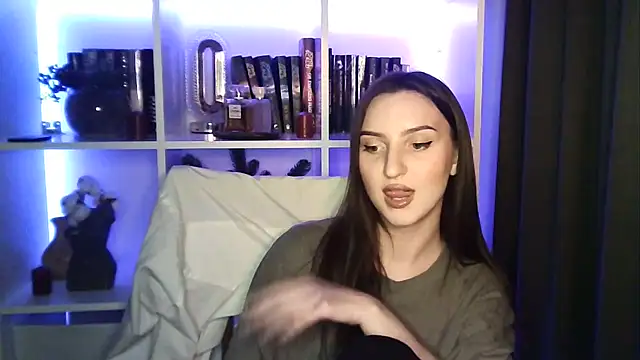 X Alisa online show from April 2, 6:25 pm