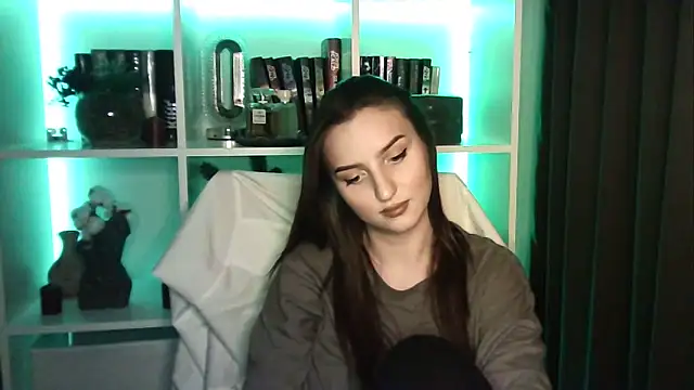 X Alisa online show from April 5, 6:14 pm