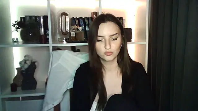 X Alisa online show from April 3, 6:36 pm