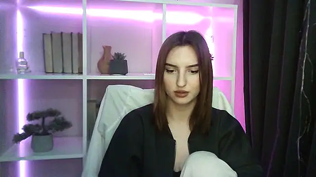 X Alisa online show from February 5, 7:20 pm