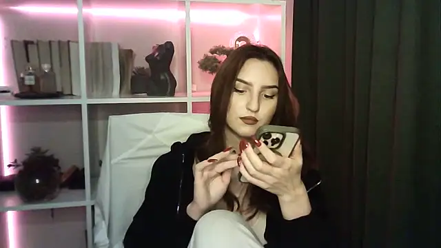 X Alisa online show from November 2, 7:30 pm