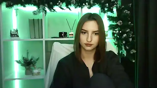 X Alisa online show from December 3, 7:39 pm