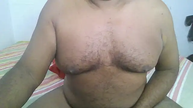 Snapshot of Beargryzzly chatting on December 5, 3:20 am Beargryzzly online show from December 5, 3:20 am