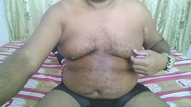 Snapshot of Beargryzzly chatting on December 15, 3:56 am Beargryzzly online show from December 15, 3:56 am