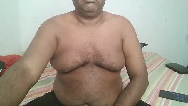 Snapshot of Beargryzzly chatting on December 4, 10:02 pm Beargryzzly online show from December 4, 10:02 pm