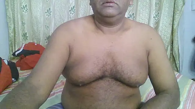 Snapshot of Beargryzzly chatting on December 22, 3:22 am Beargryzzly online show from December 22, 3:22 am