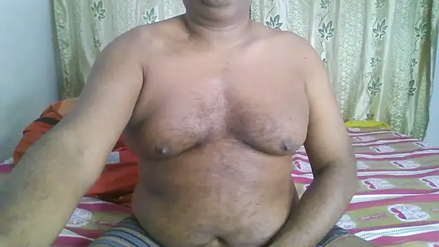 Snapshot of Beargryzzly chatting on January 11, 11:46 pm Beargryzzly online show from January 11, 11:46 pm