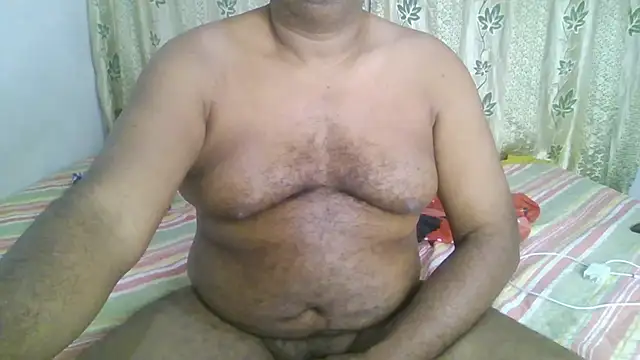 Snapshot of Beargryzzly chatting on January 24, 7:19 am Beargryzzly online show from January 24, 7:19 am