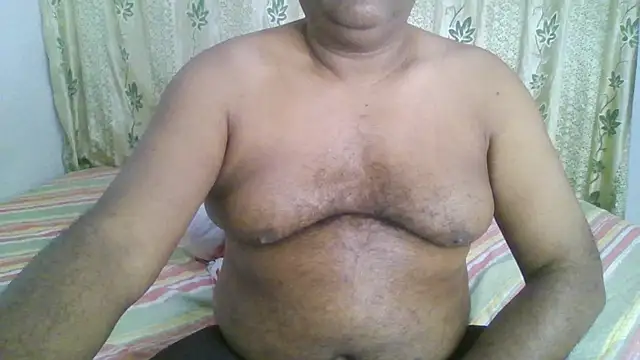 Snapshot of Beargryzzly chatting on January 20, 2:03 pm Beargryzzly online show from January 20, 2:03 pm