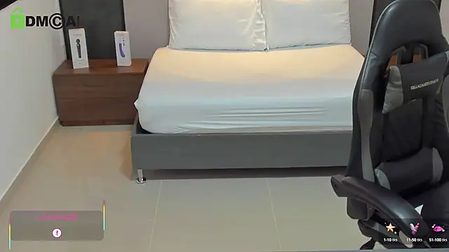 Snapshot of candy_summer28 chatting on September 19, 8:57 pm candy summer28 online show from September 19, 8:57 pm