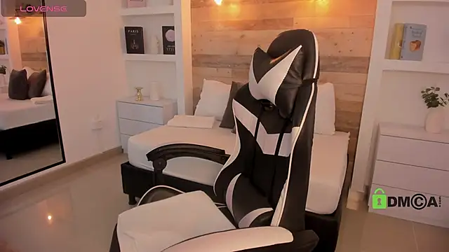 candy summer28 online show from April 9, 7:09 pm