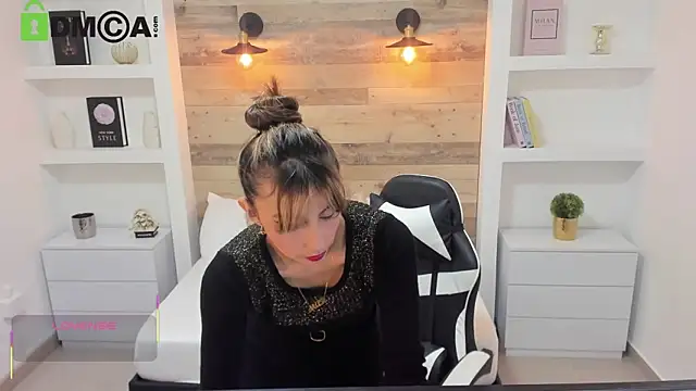 Snapshot of candy_summer28 chatting on October 16, 7:11 pm candy summer28 online show from October 16, 7:11 pm