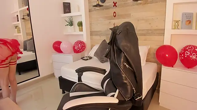 candy summer28 online show from February 14, 7:25 pm