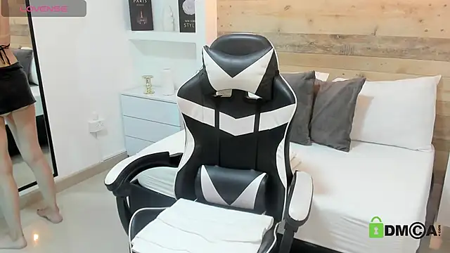 candy summer28 online show from April 7, 7:26 pm