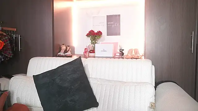 katlyn martins online show from April 16, 5:57 pm