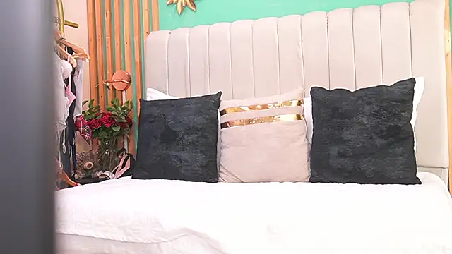 katlyn martins online show from September 19, 3:49 pm