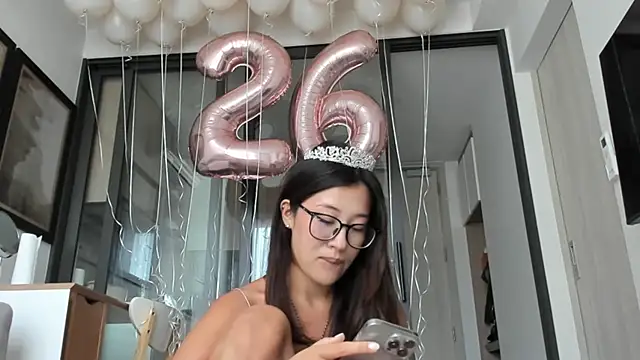 Snapshot of jane_sui chatting on February 13, 1:49 am jane sui online show from February 13, 1:49 am