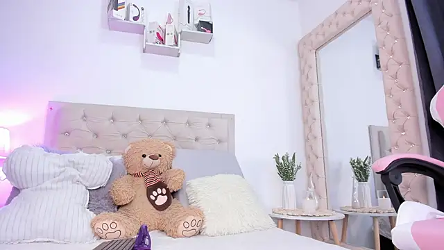 lorennahernandez01 online show from September 24, 11:39 am