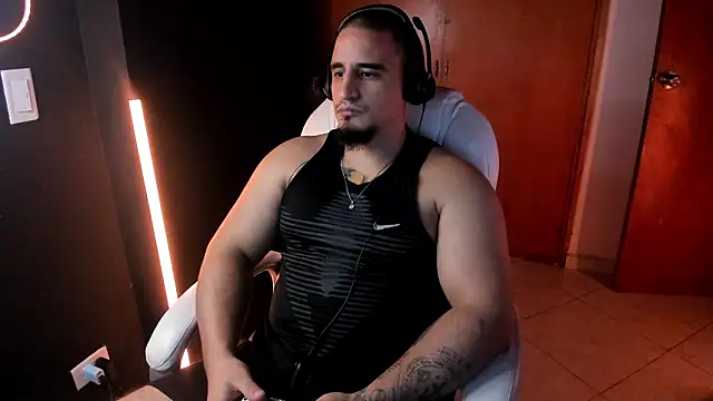 kingbear777 online show from February 16, 4:00 am