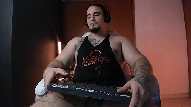 kingbear777 online show from February 22, 6:27 am