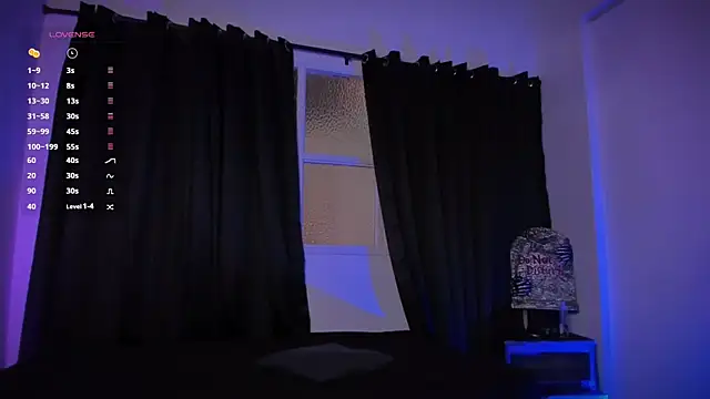 Snapshot of AramJoness chatting on November 22, 8:18 pm AramJoness online show from November 22, 8:18 pm