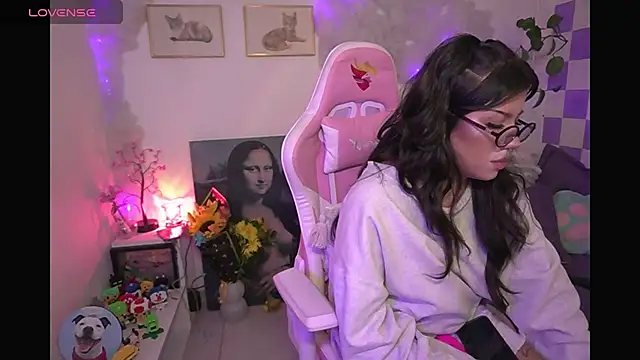 Ag4ta  online show from April 8, 2:02 am