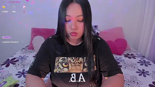 Snapshot of _Arianna08_ chatting on November 14, 4:05 am Arianna08 online show from November 14, 4:05 am