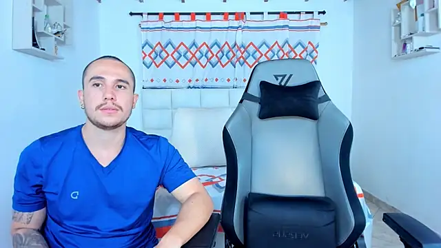 xxx sweet couple  online show from March 5, 5:29 am