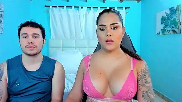 Snapshot of xxx_sweet_couple_ chatting on May 19, 8:05 pm xxx sweet couple online show from May 19, 8:05 pm