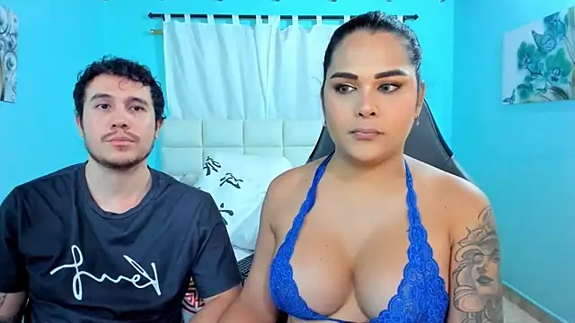 Snapshot of xxx_sweet_couple_ chatting on June 19, 1:22 am xxx sweet couple online show from June 19, 1:22 am