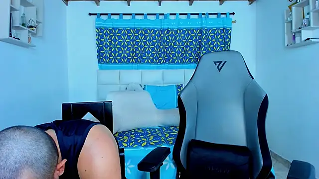 xxx sweet couple  online show from January 17, 8:45 am