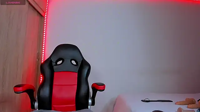 Snapshot of barbiee_ebony chatting on November 3, 4:07 am barbiee ebony online show from November 3, 4:07 am