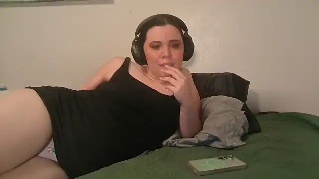 Snapshot of AlessaLoveX chatting on July 19, 3:37 am AlessaLoveX online show from July 19, 3:37 am