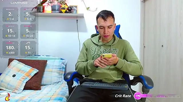 Snapshot of dorian_h_ chatting on October 17, 11:17 pm dorian h online show from October 17, 11:17 pm