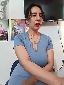 Snapshot of christine-x chatting on July 6, 1:18 pm christine-x online show from July 6, 1:18 pm