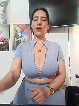 Snapshot of christine-x chatting on July 8, 1:01 pm christine-x online show from July 8, 1:01 pm