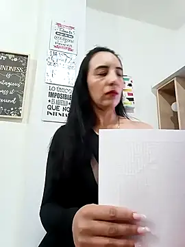 Snapshot of christine-x chatting on February 8, 9:46 pm christine-x online show from February 8, 9:46 pm