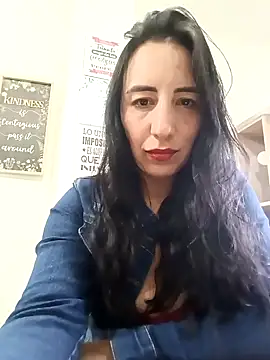 Snapshot of christine-x chatting on February 18, 10:14 pm christine-x online show from February 18, 10:14 pm
