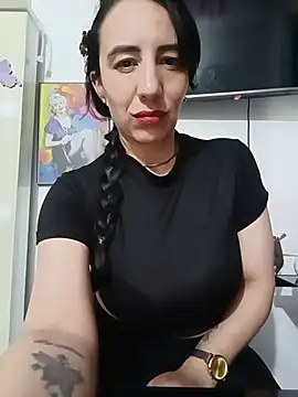 Snapshot of christine-x chatting on June 20, 10:37 pm christine-x online show from June 20, 10:37 pm
