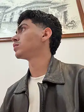 Snapshot of WildLogan chatting on February 12, 7:46 pm WildLogan online show from February 12, 7:46 pm