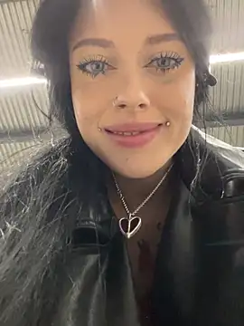Snapshot of Melissa_crazy chatting on December 21, 10:19 pm Melissa crazy online show from December 21, 10:19 pm