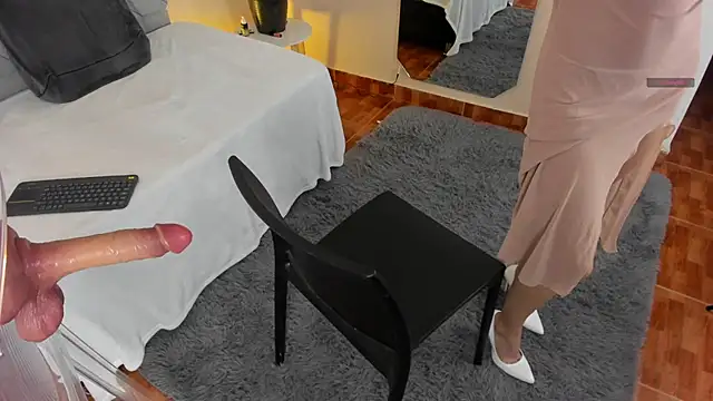 Snapshot of angieebaezz chatting on March 19, 12:56 pm angieebaezz online show from March 19, 12:56 pm