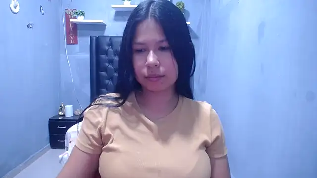 Letty Plugxo online show from March 17, 1:25 pm