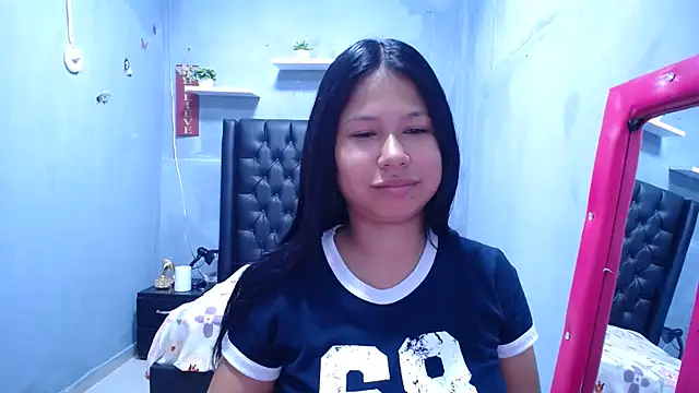Letty Plugxo online show from May 25, 1:32 pm