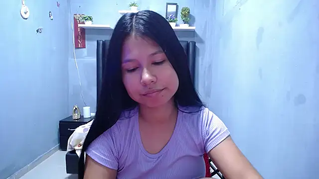 Letty Plugxo online show from May 15, 3:10 pm