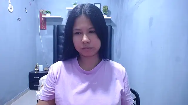 Letty Plugxo online show from March 18, 2:41 pm