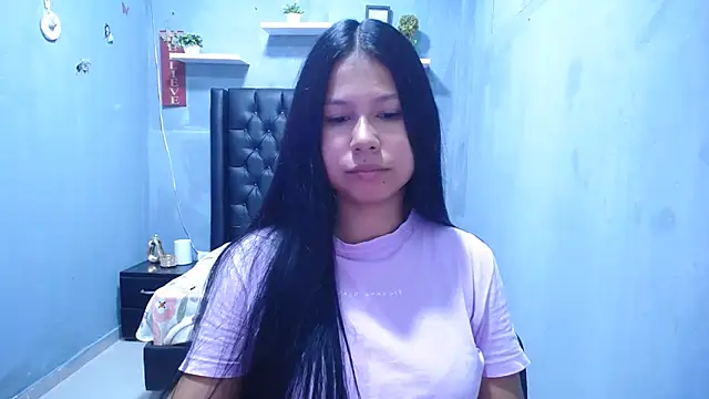 Letty Plugxo online show from May 4, 1:03 pm