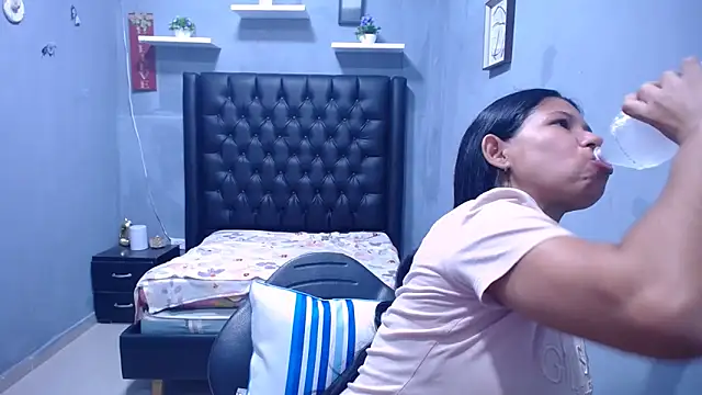 Letty Plugxo online show from March 5, 1:30 pm