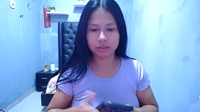 Letty Plugxo online show from May 10, 2:04 am