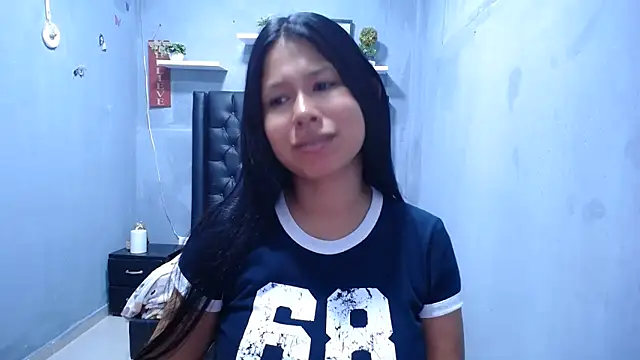 Letty Plugxo online show from June 2, 1:22 pm